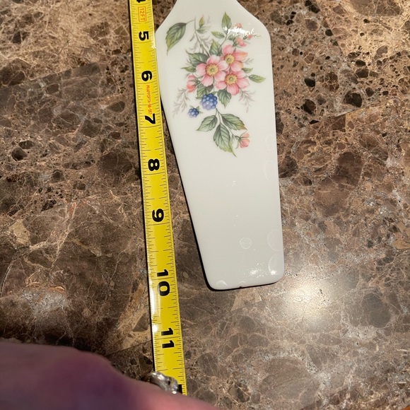 Vintage Andrea by Sadek Ceramic Floral Pie/Cake Server - Picture 4 of 4
